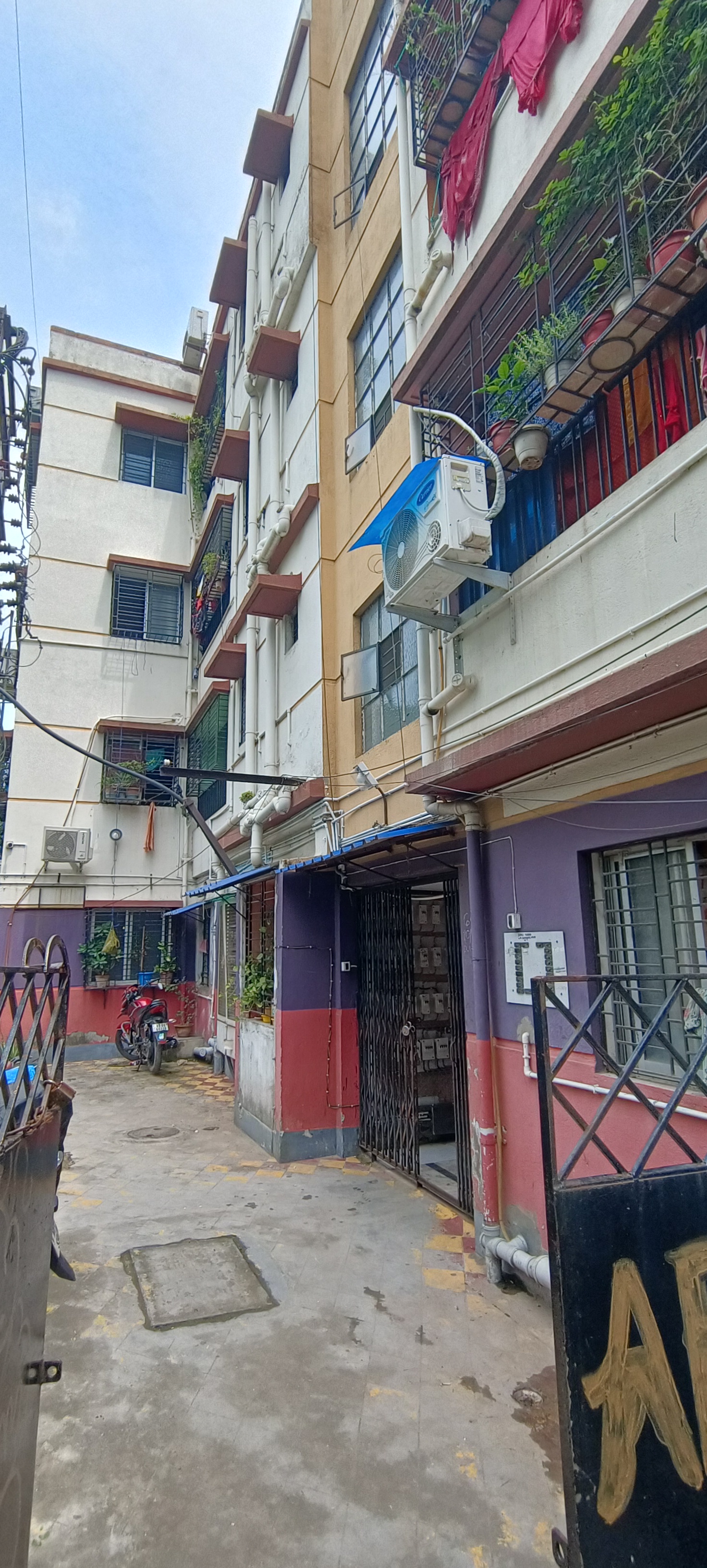 for-sale-2-bhk-flat-at-baguiati1753529065
