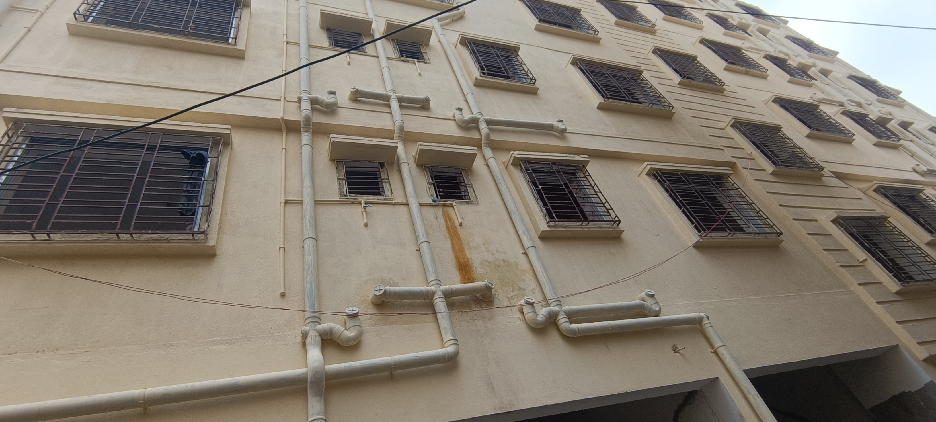for-sale-2-bhk-flat-apartment-at-kaikhali1755179633