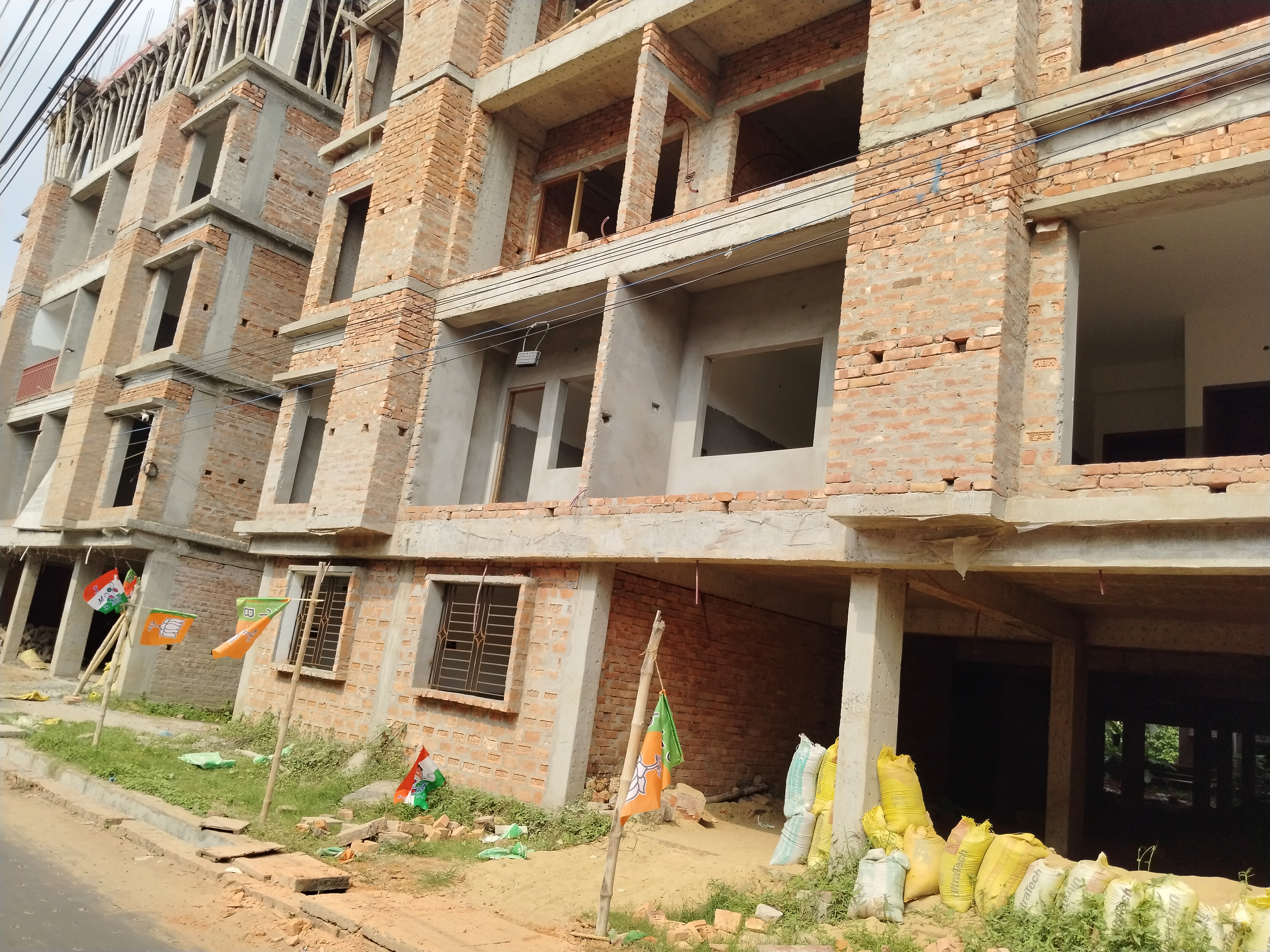 for-sale-3-bhk-flat-semi-complex-madhyamgram1778145852