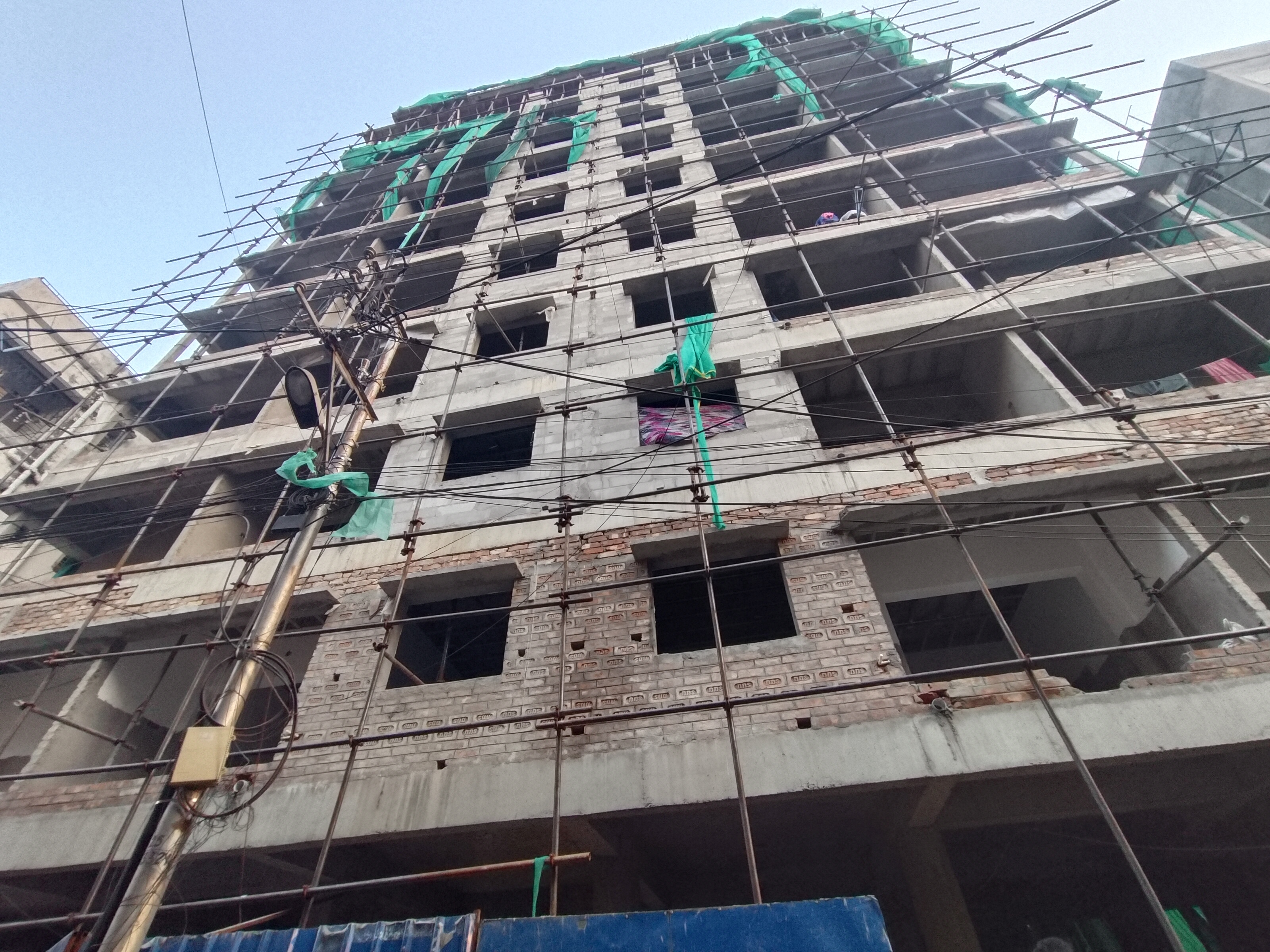 for-sale-2-bhk-flat-complex-at-lake-town1779461920