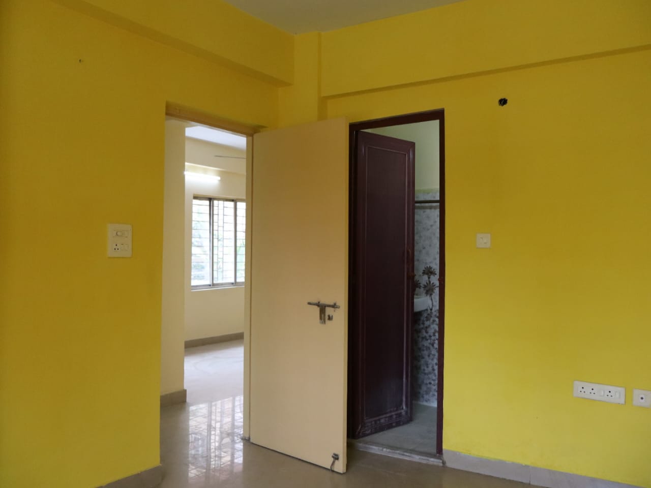 for-sale-3-bhk-flat-complex-at-chinarpark1780148798