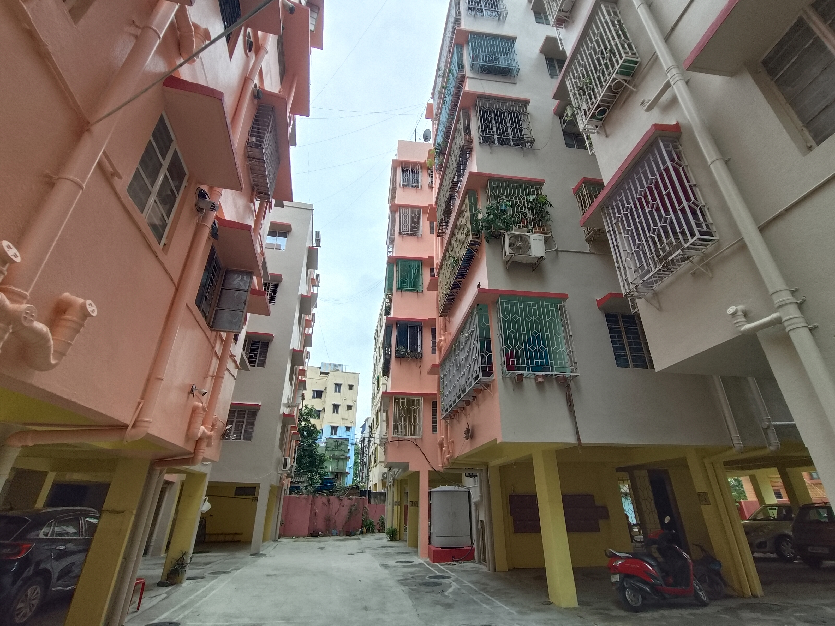 for-rent-2-bhk-flat-semi-complex-at-kaikhali1783510029