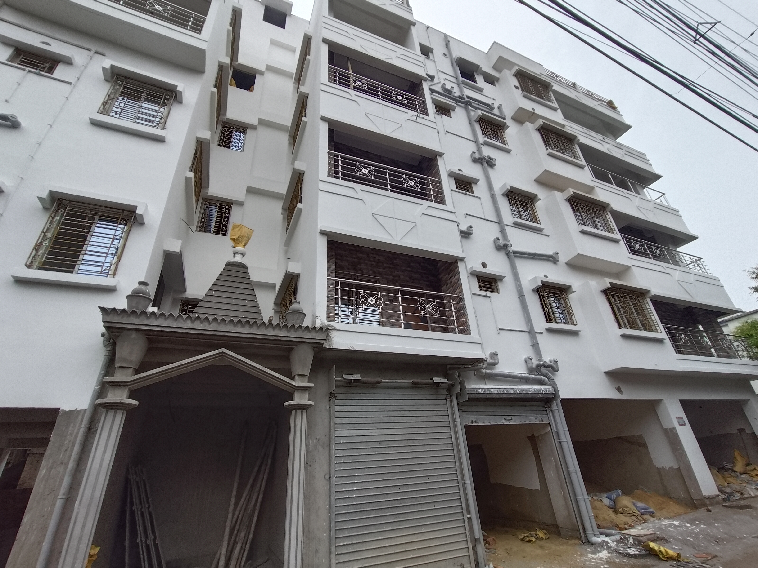 for-sale-2-bhk-flat-apartment-at-baguiati1783860609