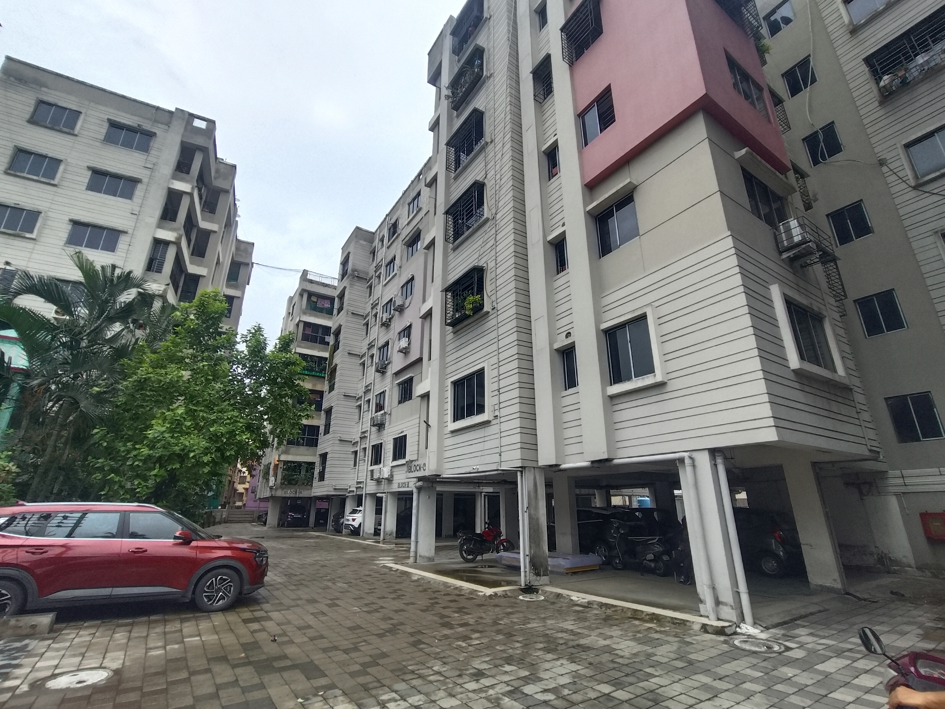 for-rent-2-bhk-flat-complex-at-kaikhali1784723403
