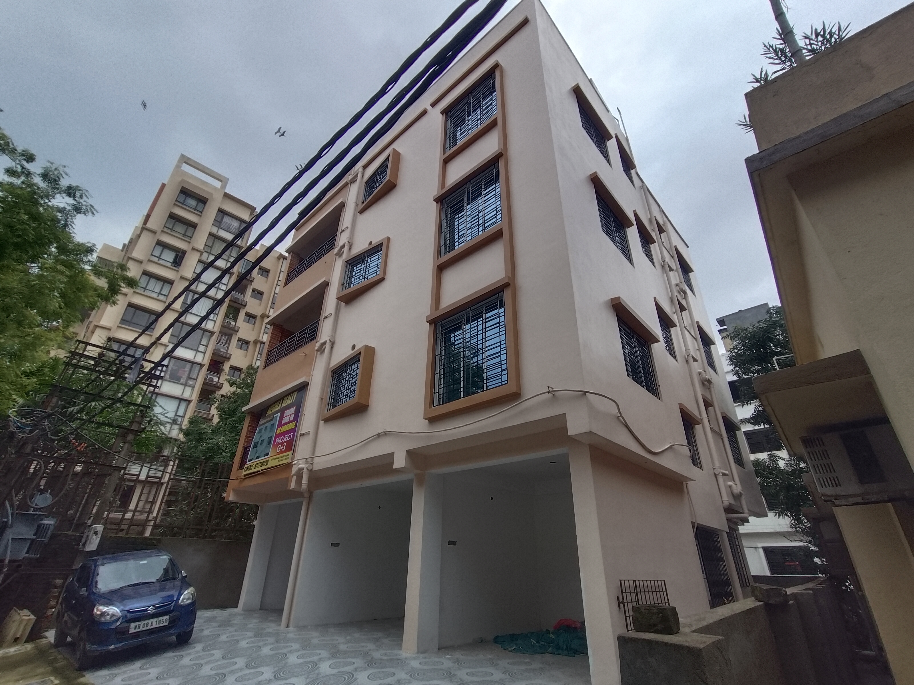 for-sale-2-bhk-flat-apartment-at-kaikhali1784966616