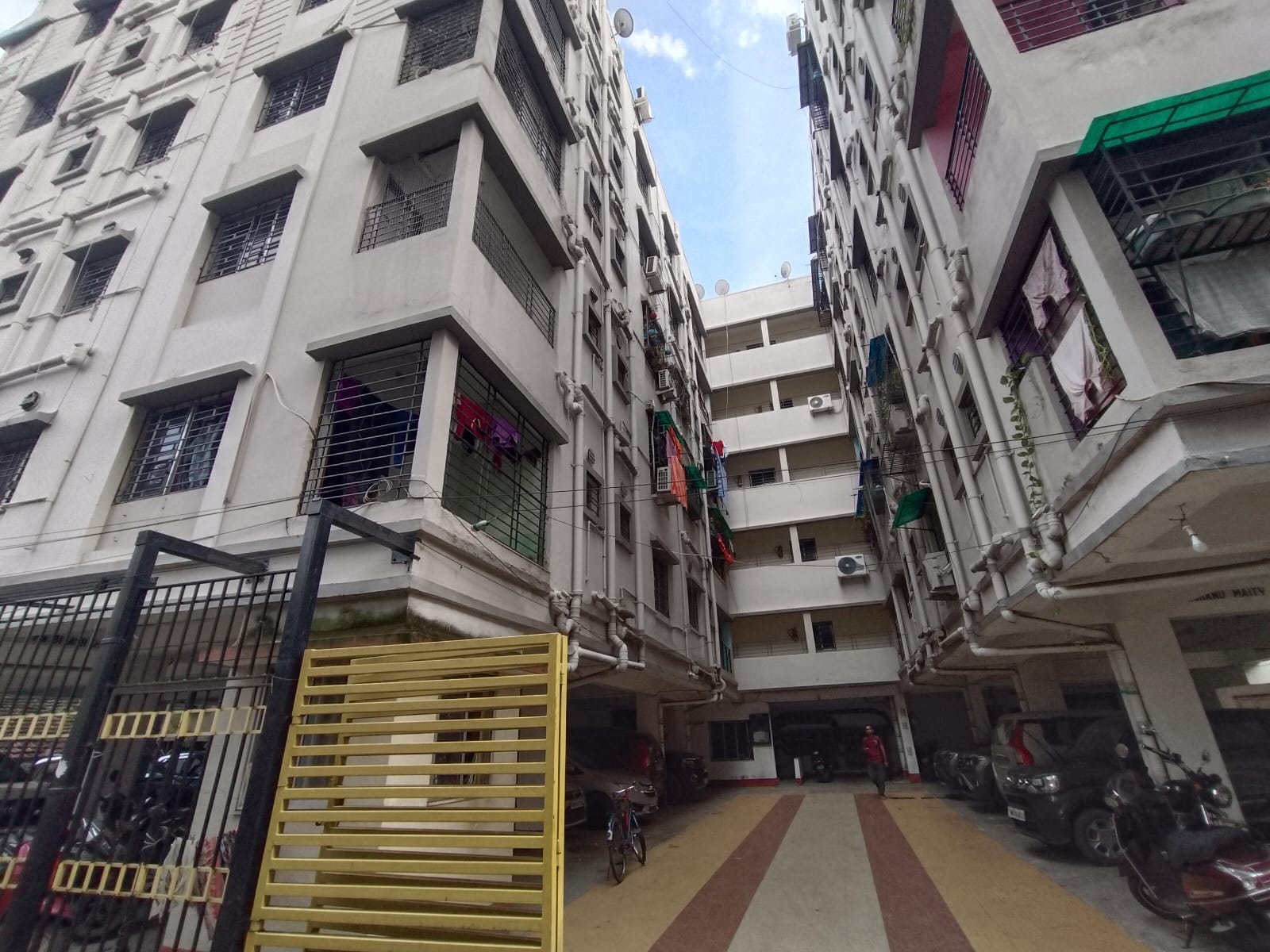 for-rent-2-bhk-flat-apartment-at-kaikhali1786286311
