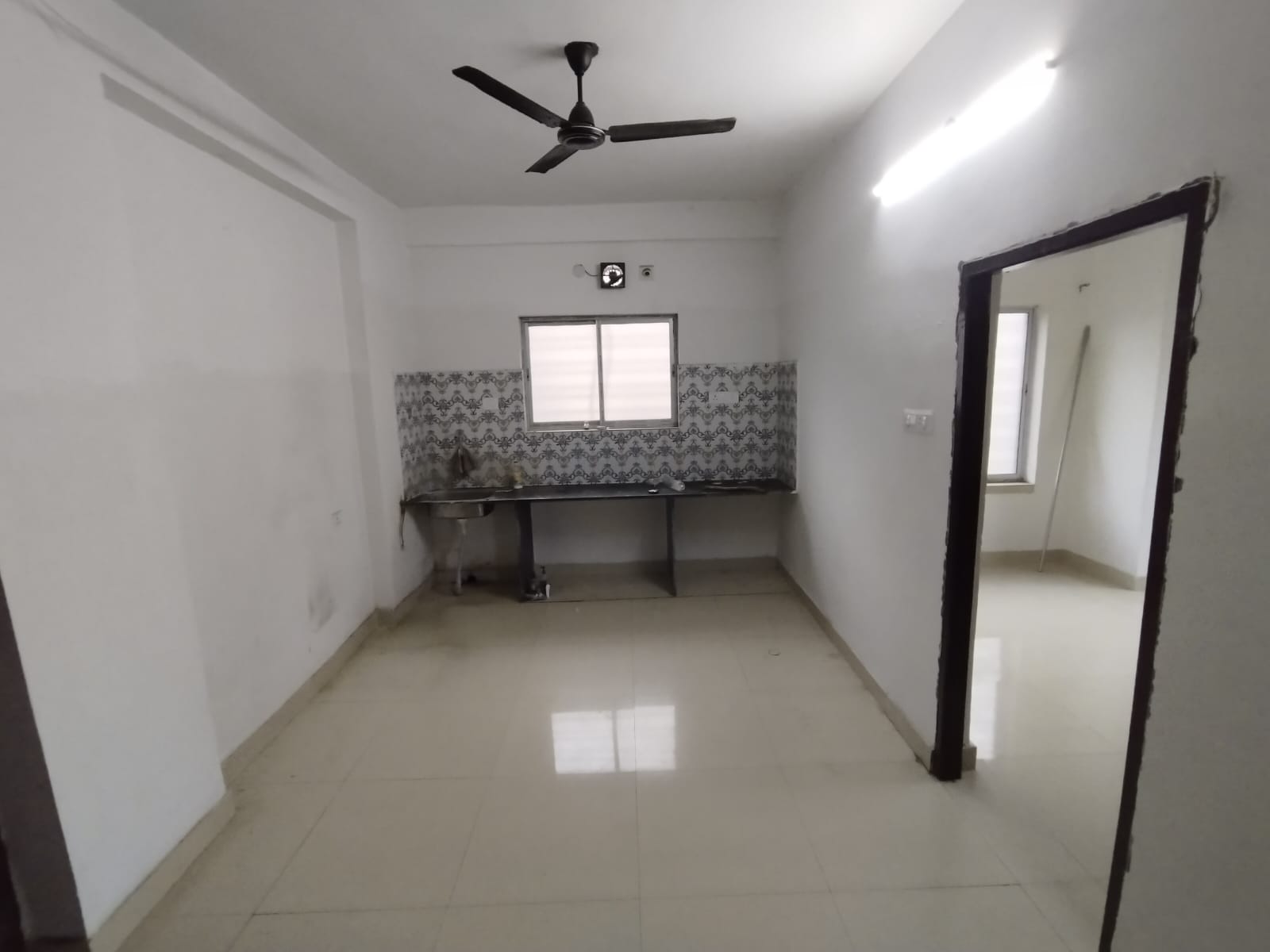 for-rent-2-bhk-flat-apartment-at-kaikhali1783587525