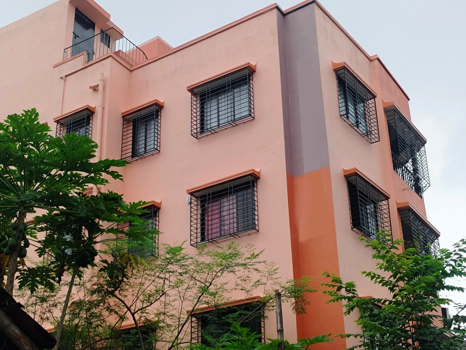 for-sale-2-bhk-flat-apartment-at-kaikhali1748507287
